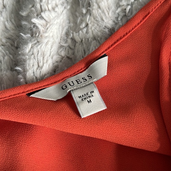 50% OFF NWOT. GUESS off the shoulder top - Picture 3 of 4